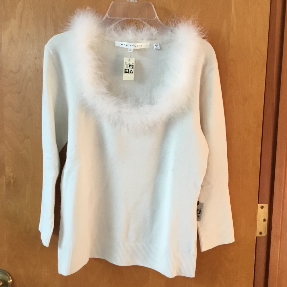 NWT Max Studio Feather neck top